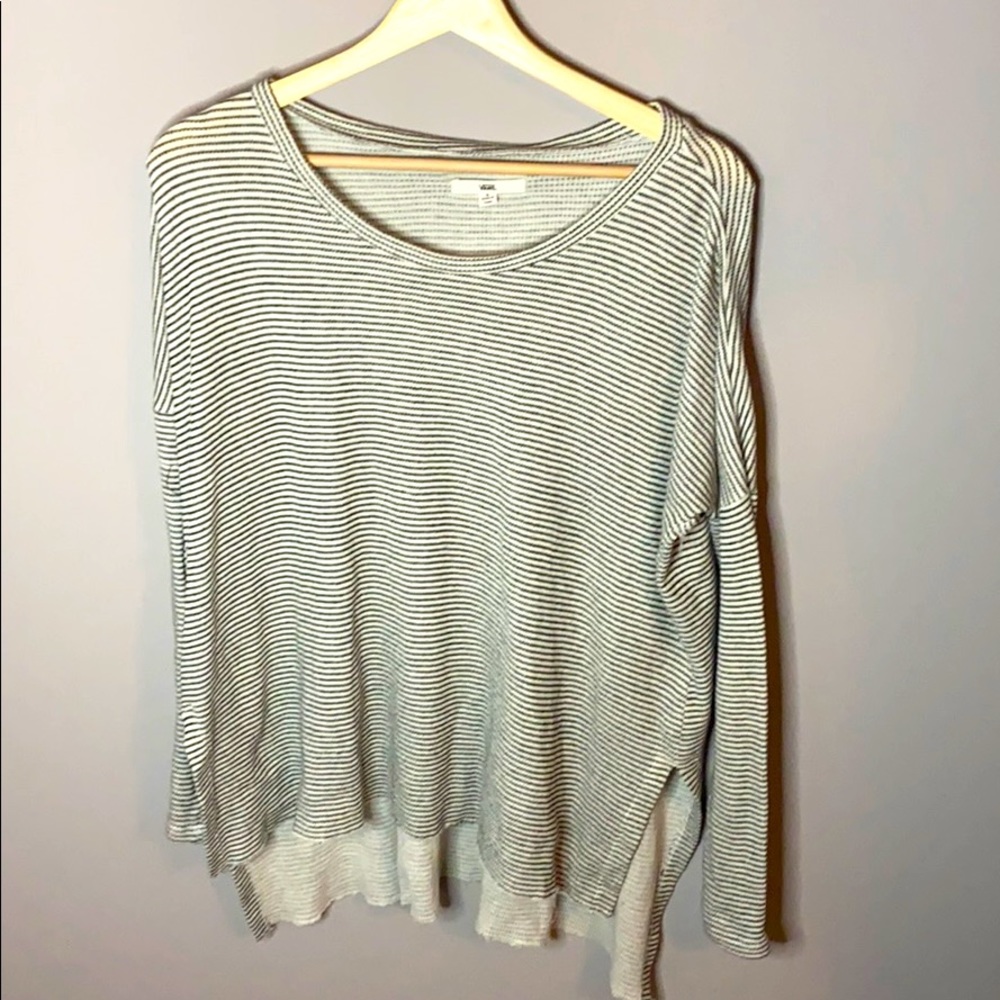 Vans High low long sleeve raw edge top